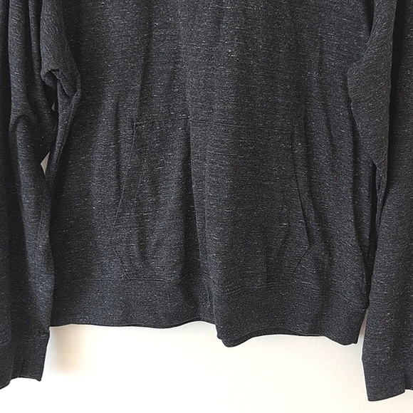 Nike Womens Medium Hooded Long Sleeve Shirt Gray Activewear Athleisure Sporty - Picture 2 of 8